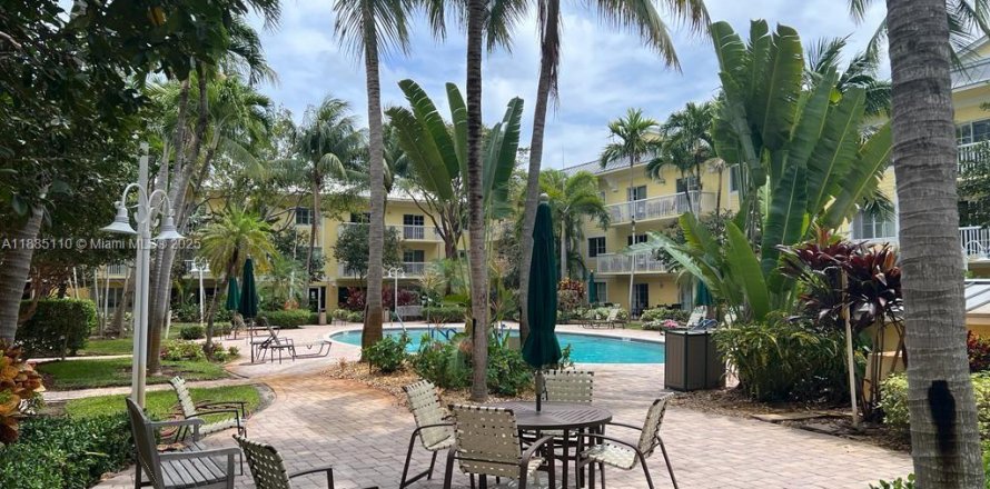 Condo in Fort Lauderdale, Florida, 1 bedroom  № 2085738