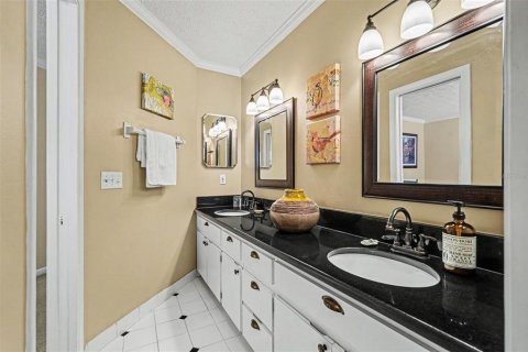 Touwnhouse à vendre à Tampa, Floride: 2 chambres, 125.14 m2 № 2195764 - photo 18