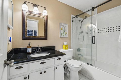 Touwnhouse à vendre à Tampa, Floride: 2 chambres, 125.14 m2 № 2195764 - photo 12