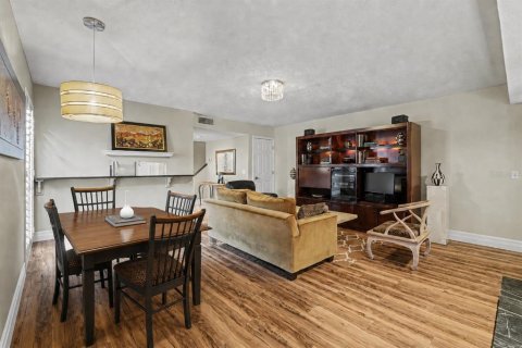 Touwnhouse à vendre à Tampa, Floride: 2 chambres, 125.14 m2 № 2195764 - photo 11