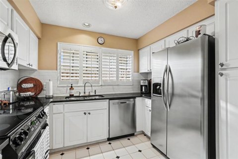 Touwnhouse à vendre à Tampa, Floride: 2 chambres, 125.14 m2 № 2195764 - photo 7
