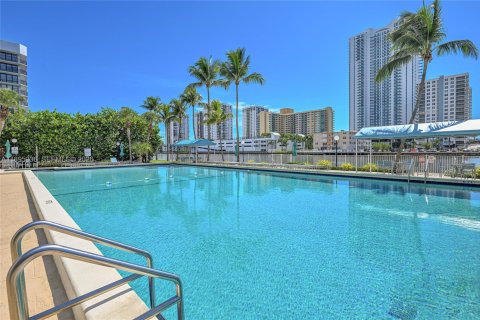 Copropriété à louer à Hallandale Beach, Floride: 1 chambre, 85.01 m2 № 2052822 - photo 26