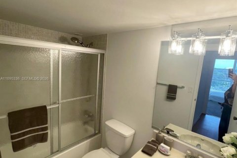 Condo in Hallandale Beach, Florida, 1 bedroom  № 2052822 - photo 9