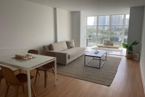 Condo in Hallandale Beach, Florida, 1 bedroom  № 2052822