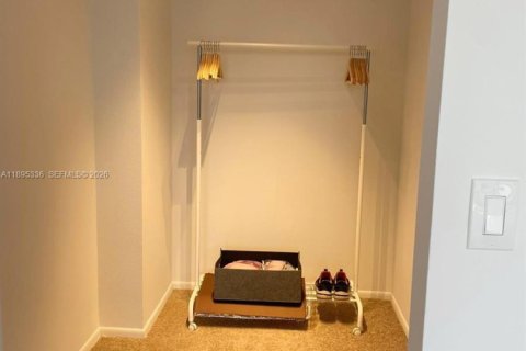 Condo in Hallandale Beach, Florida, 1 bedroom  № 2052822 - photo 13