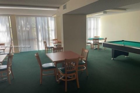 Condo in Hallandale Beach, Florida, 1 bedroom  № 2052822 - photo 20