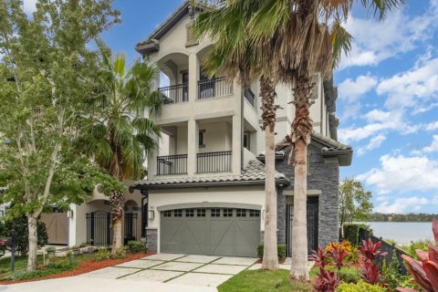 Casa en Orlando, Florida 6 dormitorios, 395.02 m2 № 2122253