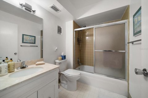 Condominio en venta en Belleair, Florida, 2 dormitorios, 117.52 m2 № 1658326 - foto 23