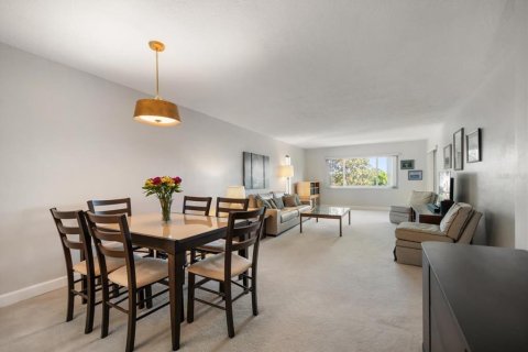 Condominio en venta en Belleair, Florida, 2 dormitorios, 117.52 m2 № 1658326 - foto 6