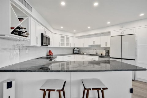 Copropriété à vendre à Pompano Beach, Floride: 2 chambres, 152.73 m2 № 1977288 - photo 7