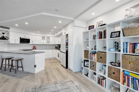 Copropriété à vendre à Pompano Beach, Floride: 2 chambres, 152.73 m2 № 1977288 - photo 12