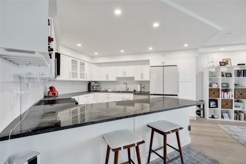 Copropriété à vendre à Pompano Beach, Floride: 2 chambres, 152.73 m2 № 1977288 - photo 8