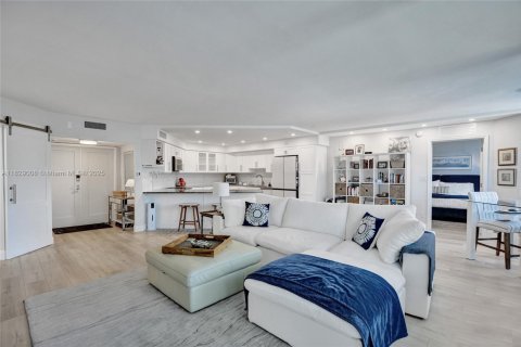 Copropriété à vendre à Pompano Beach, Floride: 2 chambres, 152.73 m2 № 1977288 - photo 10