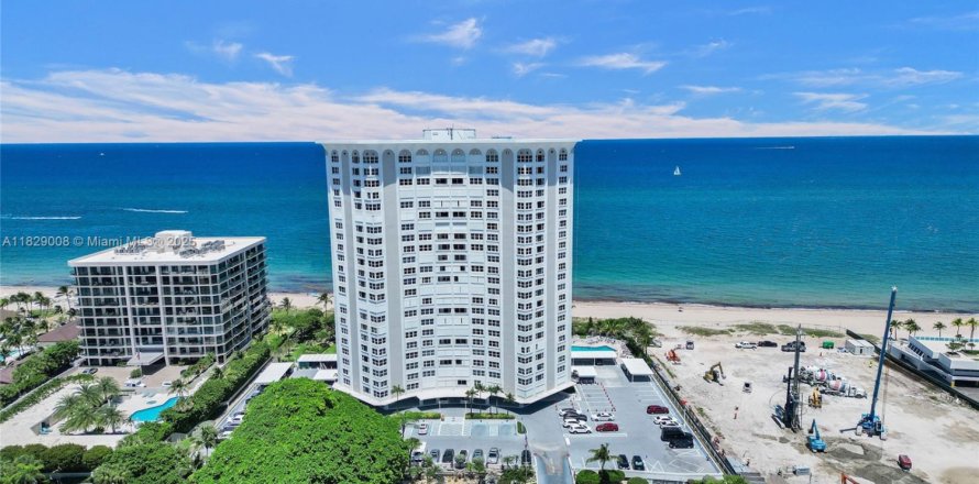 Condo à Pompano Beach, Floride, 2 chambres  № 1977288
