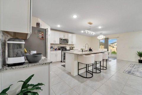 Villa ou maison à vendre à Zephyrhills, Floride: 5 chambres, 242.01 m2 № 2218557 - photo 6