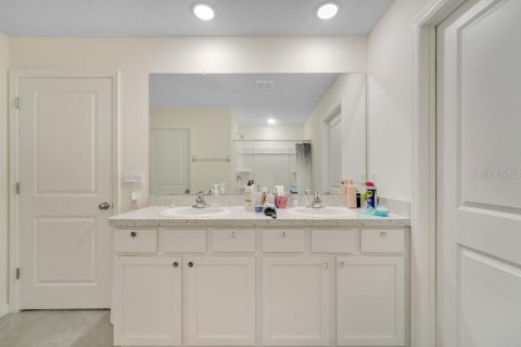 Villa ou maison à vendre à Zephyrhills, Floride: 5 chambres, 242.01 m2 № 2218557 - photo 17