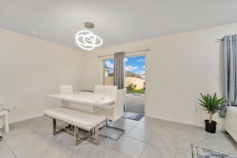 Villa ou maison à vendre à Zephyrhills, Floride: 5 chambres, 242.01 m2 № 2218557 - photo 8