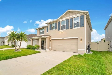 Villa ou maison à vendre à Zephyrhills, Floride: 5 chambres, 242.01 m2 № 2218557 - photo 2