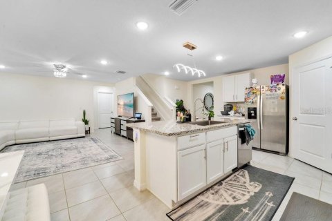 Villa ou maison à vendre à Zephyrhills, Floride: 5 chambres, 242.01 m2 № 2218557 - photo 13