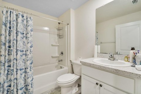 Villa ou maison à vendre à Zephyrhills, Floride: 5 chambres, 242.01 m2 № 2218557 - photo 24