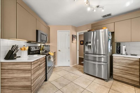 House in Apopka, Florida 3 bedrooms, 163.79 sq.m. № 1673746 - photo 9