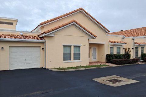 Condo in Tavares, Florida, 2 bedrooms  № 2354326