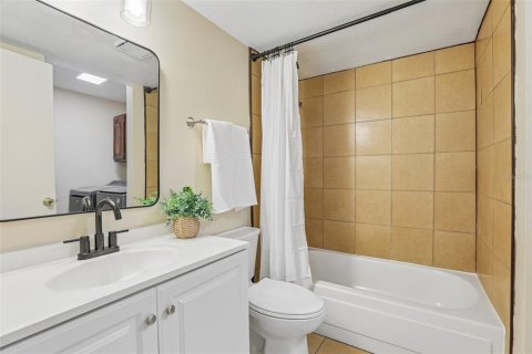 Condo in Orlando, Florida, 2 bedrooms № 2225331 - photo 7