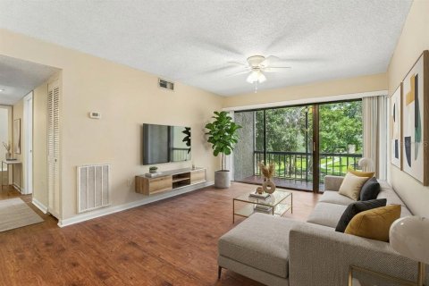 Condo in Orlando, Florida, 2 bedrooms № 2225331 - photo 2