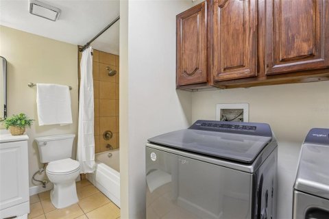 Condo in Orlando, Florida, 2 bedrooms № 2225331 - photo 8