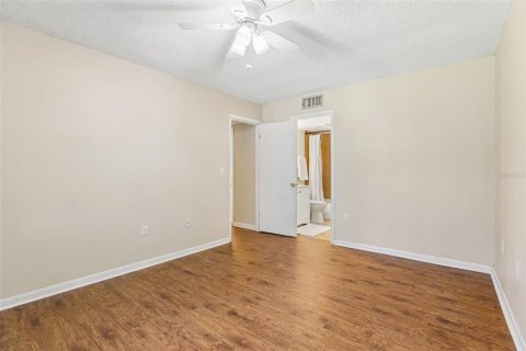Condo in Orlando, Florida, 2 bedrooms № 2225331 - photo 17