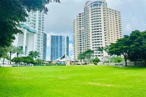 Copropriété à vendre à Miami, Floride: 2 chambres, 127.93 m2 № 1966824 - photo 14