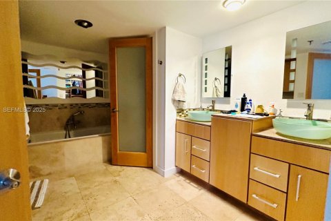 Купить кондоминиум в Майами, Флорида 2 спальни, 127.93м2, № 1966824 - фото 29