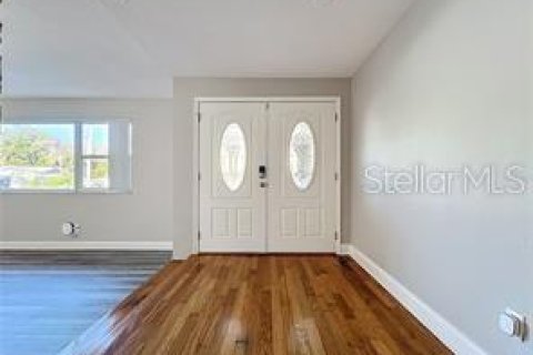 House in Clearwater, Florida 4 bedrooms, 161 sq.m. № 2095290 - photo 4