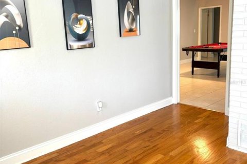 House in Clearwater, Florida 4 bedrooms, 161 sq.m. № 2095290 - photo 9
