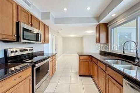 House in Clearwater, Florida 4 bedrooms, 161 sq.m. № 2095290 - photo 10
