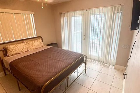 House in Clearwater, Florida 4 bedrooms, 161 sq.m. № 2095290 - photo 14