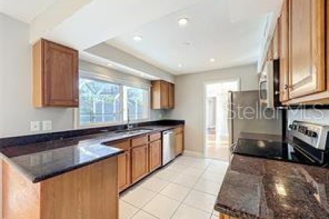 House in Clearwater, Florida 4 bedrooms, 161 sq.m. № 2095290 - photo 13
