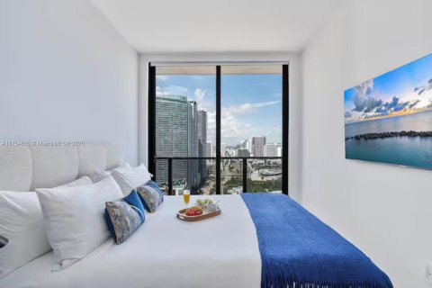 Condo in Miami, Florida, 2 bedrooms  № 1979820 - photo 13