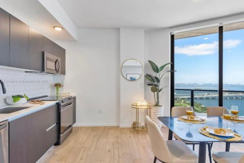 Condo in Miami, Florida, 2 bedrooms  № 1979820 - photo 6