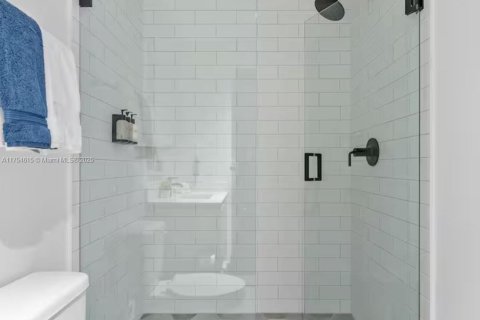 Condo in Miami, Florida, 2 bedrooms  № 1979820 - photo 18
