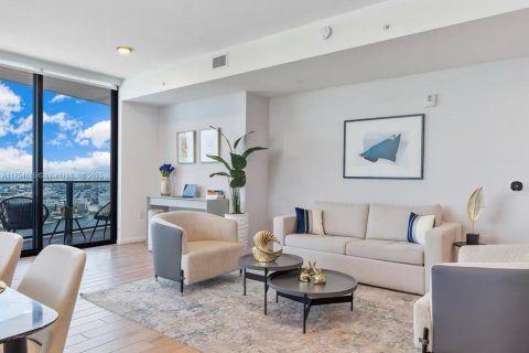 Condo in Miami, Florida, 2 bedrooms  № 1979820 - photo 3