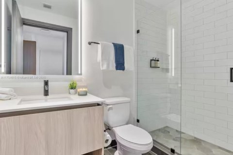 Condo in Miami, Florida, 2 bedrooms  № 1979820 - photo 17