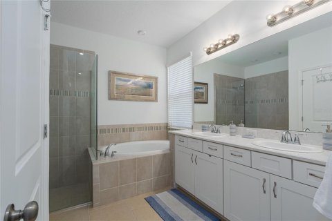 House in Palmetto, Florida 4 bedrooms, 243.78 sq.m. № 1674048 - photo 21