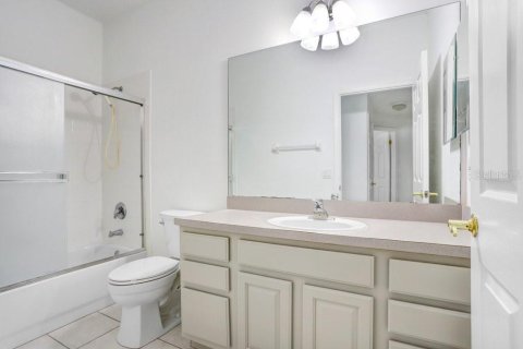 House in Brandon, Florida 5 bedrooms, 243.22 sq.m. № 2092749 - photo 22