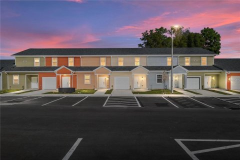 Condo in Gainesville, Florida, 3 bedrooms  № 2409950