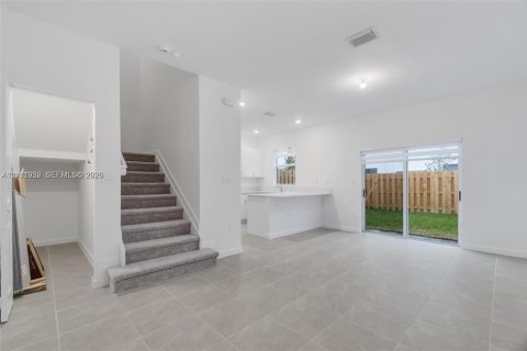 Adosado en venta en Homestead, Florida, 3 dormitorios, 137.77 m2 № 2439093 - foto 12
