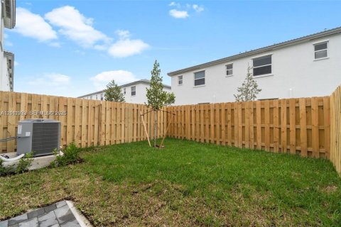 Adosado en venta en Homestead, Florida, 3 dormitorios, 137.77 m2 № 2439093 - foto 14