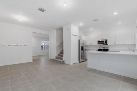 Adosado en venta en Homestead, Florida, 3 dormitorios, 137.77 m2 № 2439093 - foto 4