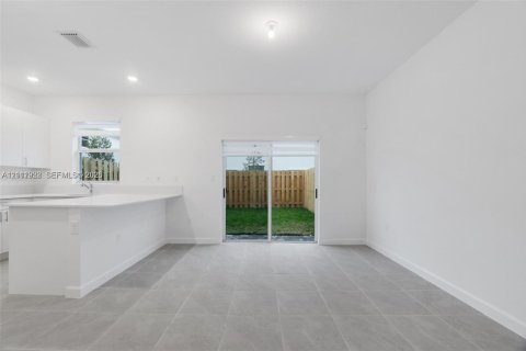 Adosado en venta en Homestead, Florida, 3 dormitorios, 137.77 m2 № 2439093 - foto 13