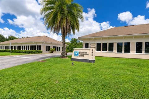 Commercial property in Jacksonville, Florida 1215.72 sq.m. № 2364078